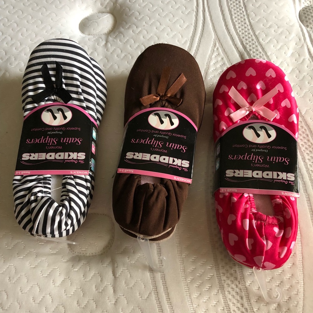 Women’s Satin Skidders Slippers Size Small